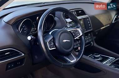Позашляховик / Кросовер Jaguar F-Pace 2017 в 