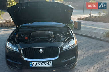 Внедорожник / Кроссовер Jaguar F-Pace 2018 в 