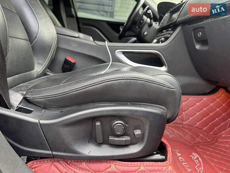 Позашляховик / Кросовер Jaguar F-Pace 2016 в Сумах фото 11 Позашляховик / Кросовер Jaguar F-Pace 2016 в Сумах