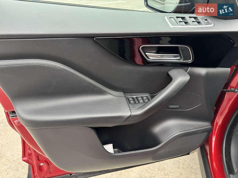 Позашляховик / Кросовер Jaguar F-Pace 2016 в Києві фото 23 Позашляховик / Кросовер Jaguar F-Pace 2016 в Києві