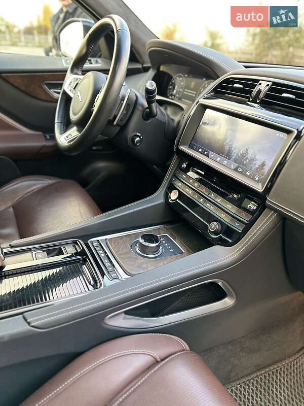 Внедорожник / Кроссовер Jaguar F-Pace 2018 в Южноукраинске фото 50 Внедорожник / Кроссовер Jaguar F-Pace 2018 в Южноукраинске