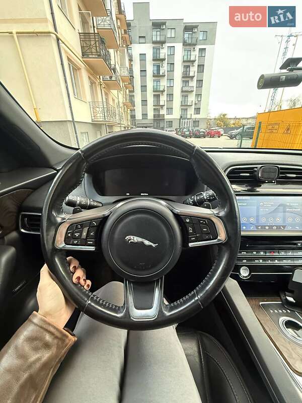 Внедорожник / Кроссовер Jaguar F-Pace 2017 в Ужгороде фото 29 Внедорожник / Кроссовер Jaguar F-Pace 2017 в Ужгороде