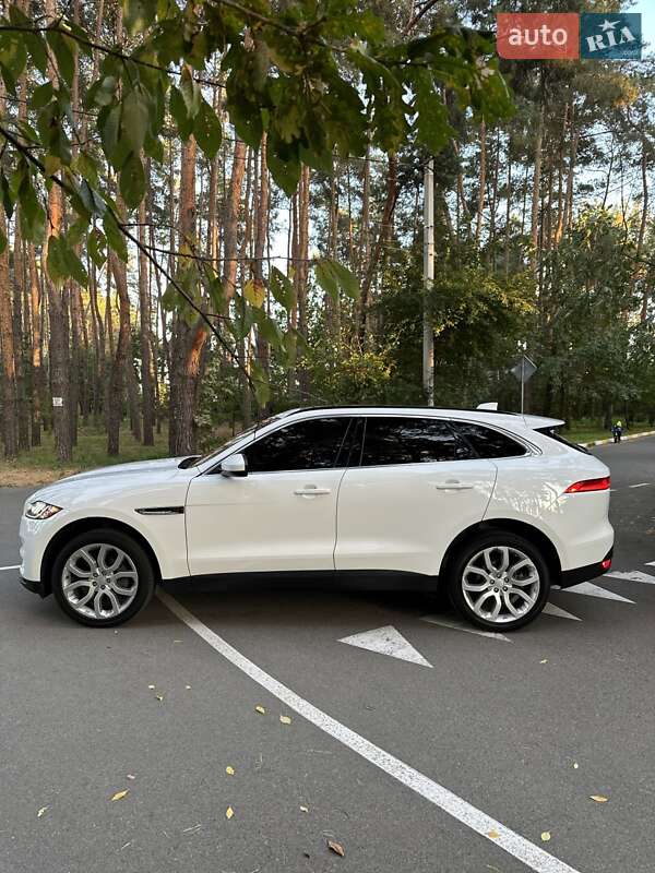 Позашляховик / Кросовер Jaguar F-Pace 2016 в Білогородці