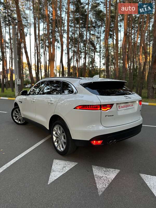 Позашляховик / Кросовер Jaguar F-Pace 2016 в Білогородці