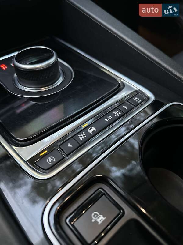 Позашляховик / Кросовер Jaguar F-Pace 2016 в Білогородці