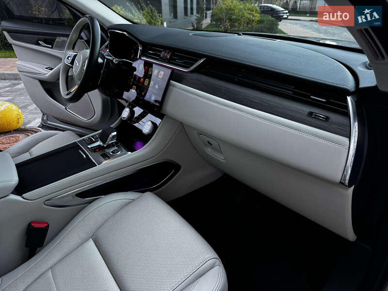 Внедорожник / Кроссовер Jaguar F-Pace 2022 в Киеве