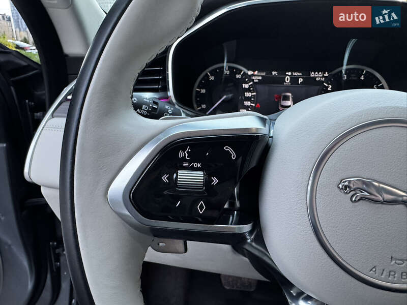 Внедорожник / Кроссовер Jaguar F-Pace 2022 в Киеве