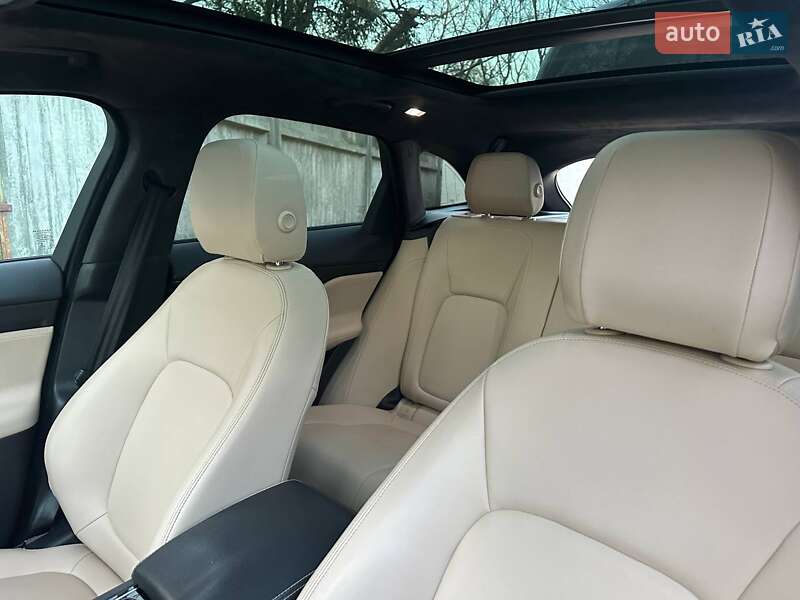 Внедорожник / Кроссовер Jaguar F-Pace 2018 в Киеве фото 14 Внедорожник / Кроссовер Jaguar F-Pace 2018 в Киеве