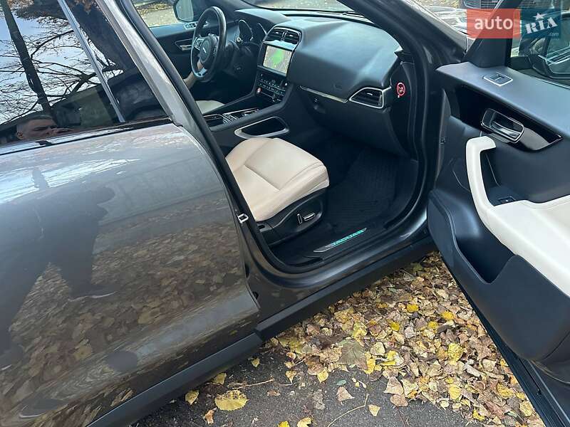 Внедорожник / Кроссовер Jaguar F-Pace 2018 в Киеве фото 17 Внедорожник / Кроссовер Jaguar F-Pace 2018 в Киеве