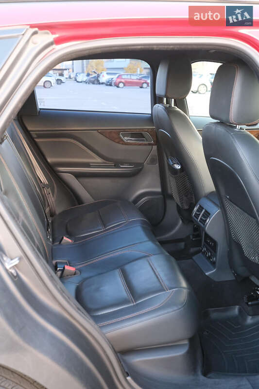 Внедорожник / Кроссовер Jaguar F-Pace 2016 в Киеве