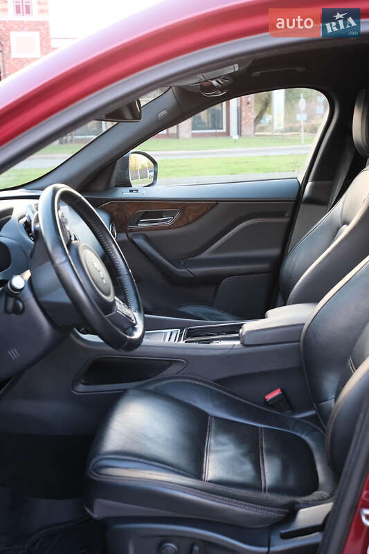 Внедорожник / Кроссовер Jaguar F-Pace 2016 в Киеве