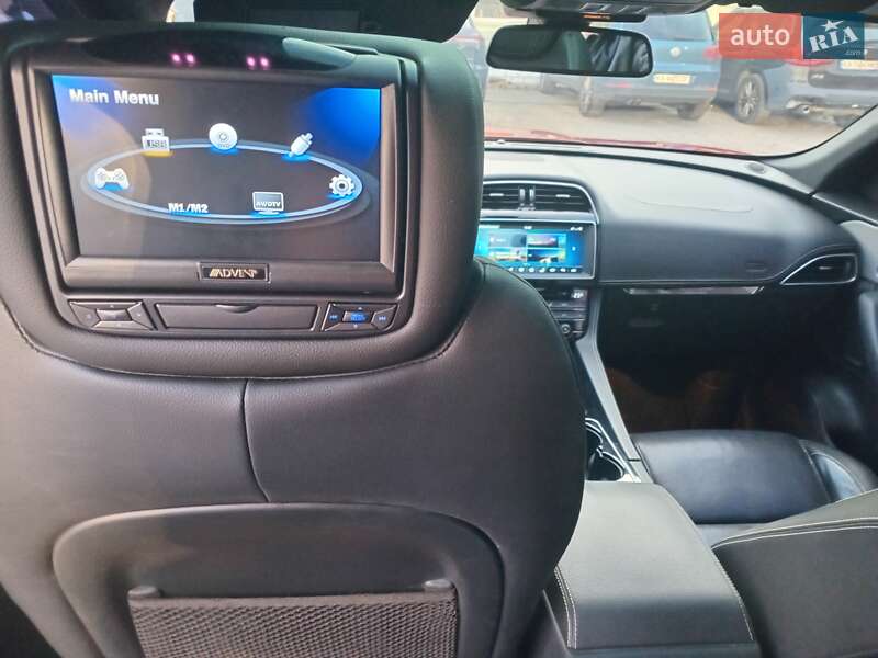 Позашляховик / Кросовер Jaguar F-Pace 2016 в Києві