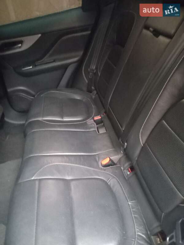 Позашляховик / Кросовер Jaguar F-Pace 2016 в Києві