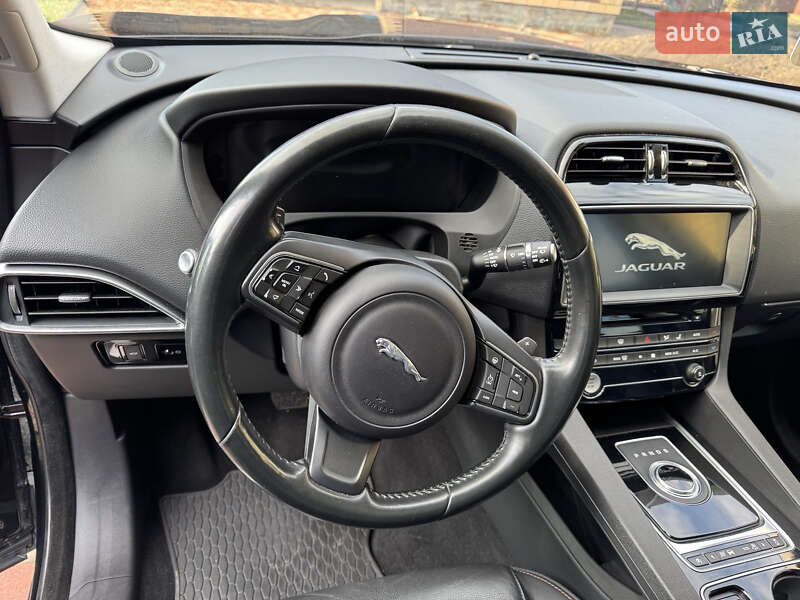 Внедорожник / Кроссовер Jaguar F-Pace 2016 в Черновцах фото 17 Внедорожник / Кроссовер Jaguar F-Pace 2016 в Черновцах