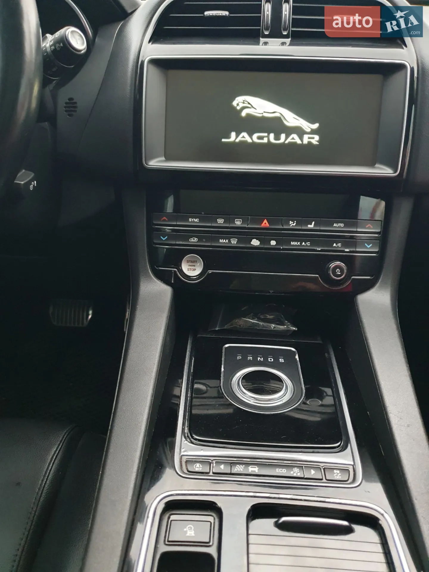 2019 Jaguar F-Pace - мініатюра 3