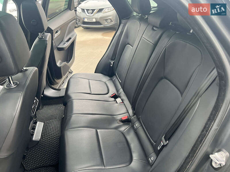 Внедорожник / Кроссовер Jaguar F-Pace 2016 в Львове
