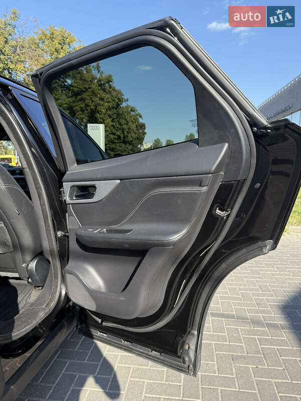 Внедорожник / Кроссовер Jaguar F-Pace 2016 в Луцке