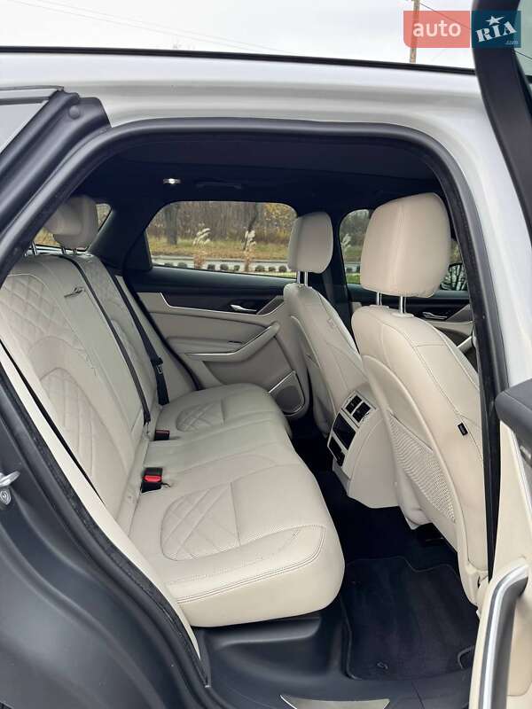 Внедорожник / Кроссовер Jaguar F-Pace 2021 в Ровно