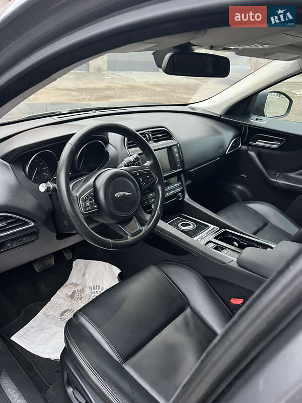 Позашляховик / Кросовер Jaguar F-Pace 2018 в Дубні