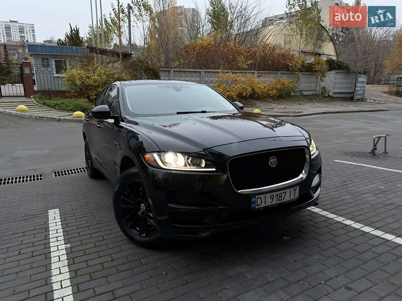 Внедорожник / Кроссовер Jaguar F-Pace 2016 в Киеве