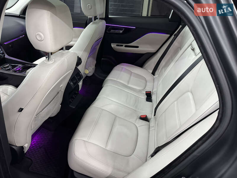 Внедорожник / Кроссовер Jaguar F-Pace 2016 в Киеве