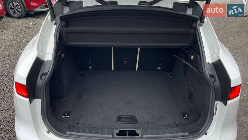 Внедорожник / Кроссовер Jaguar F-Pace 2016 в Луцке