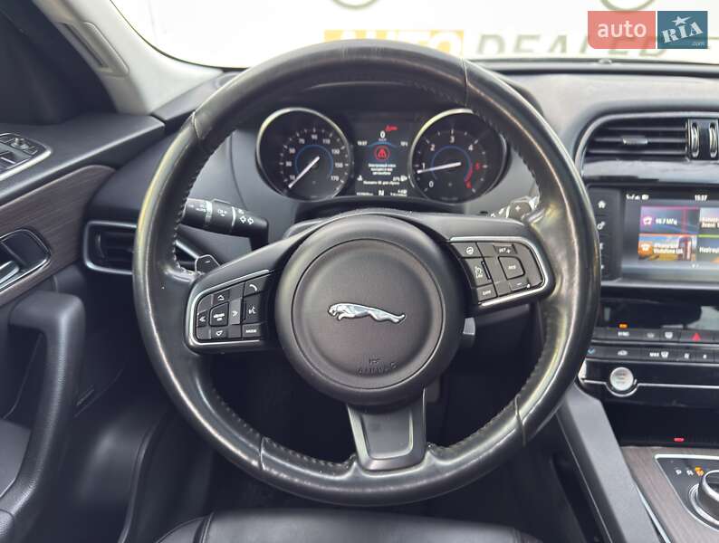 Внедорожник / Кроссовер Jaguar F-Pace 2016 в Киеве
