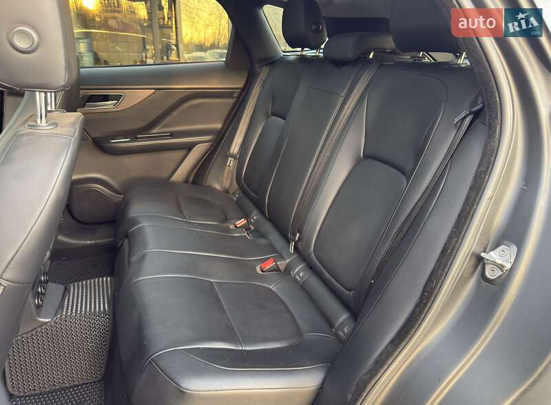 Внедорожник / Кроссовер Jaguar F-Pace 2016 в Киеве