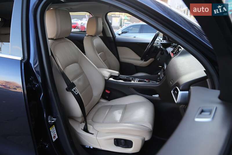 Внедорожник / Кроссовер Jaguar F-Pace 2016 в Киеве