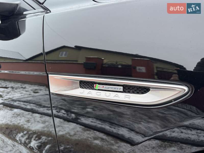 Позашляховик / Кросовер Jaguar F-Pace 2017 в Нововолинську