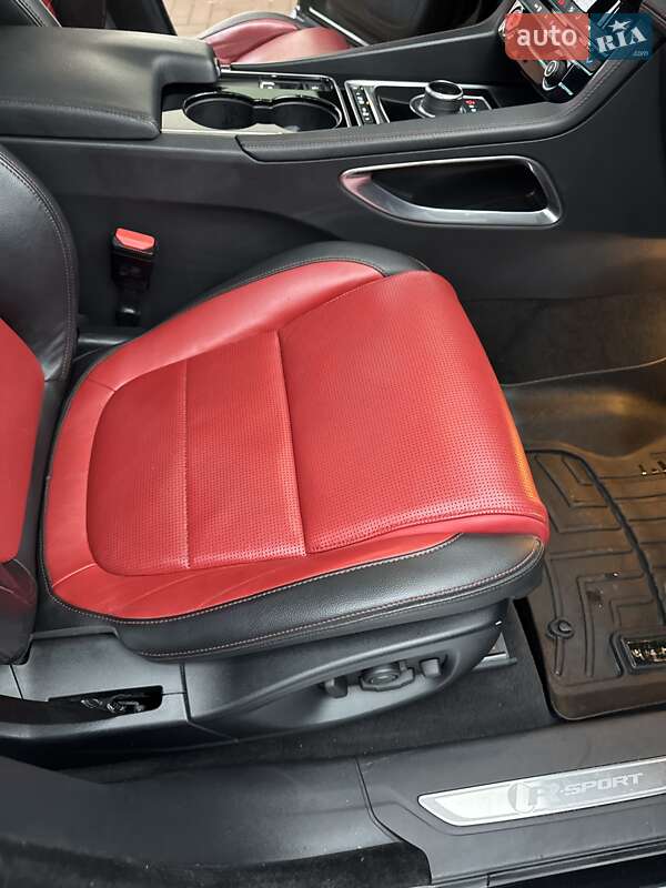 Позашляховик / Кросовер Jaguar F-Pace 2017 в Нововолинську