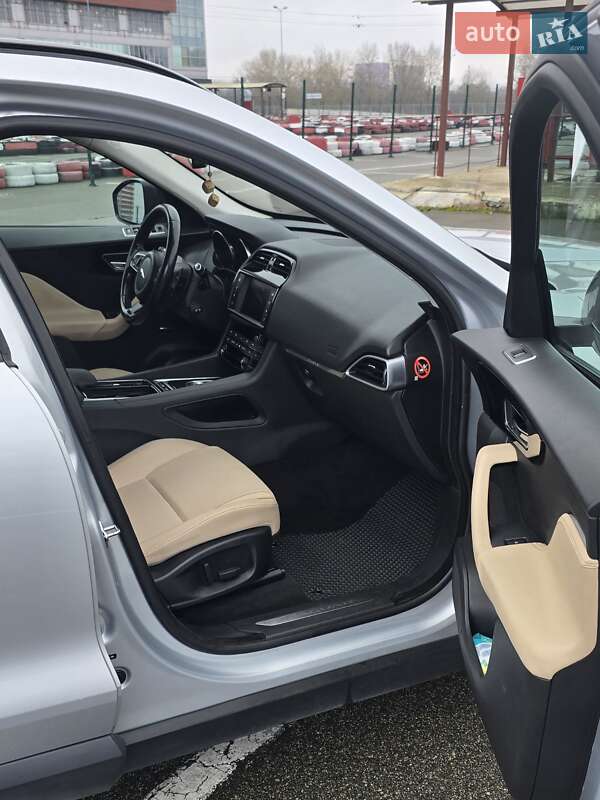 Внедорожник / Кроссовер Jaguar F-Pace 2017 в Киеве фото 10 Внедорожник / Кроссовер Jaguar F-Pace 2017 в Киеве