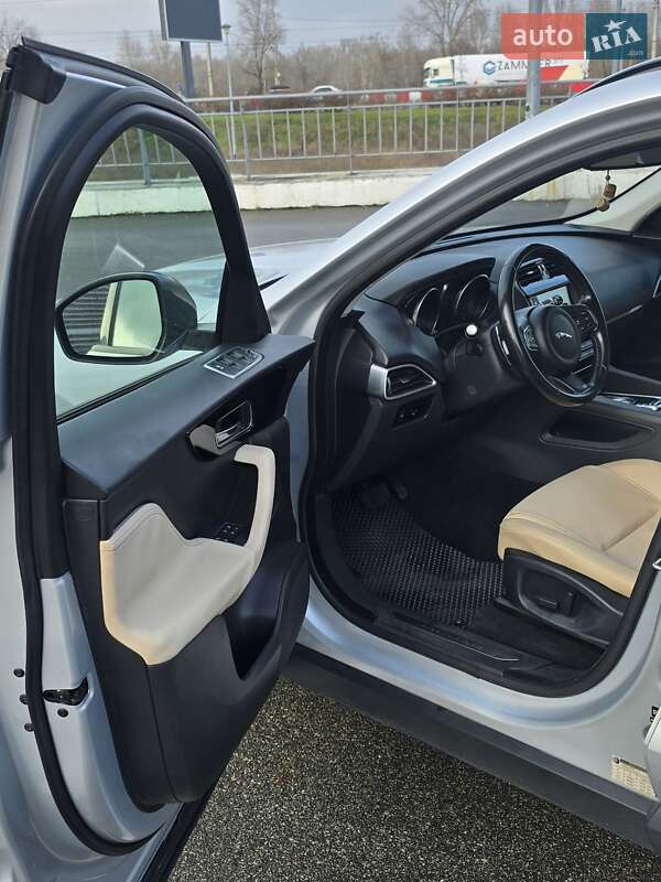 Позашляховик / Кросовер Jaguar F-Pace 2017 в Києві