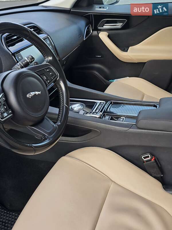 Внедорожник / Кроссовер Jaguar F-Pace 2017 в Киеве фото 5 Внедорожник / Кроссовер Jaguar F-Pace 2017 в Киеве
