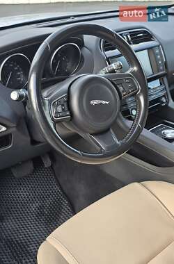 Внедорожник / Кроссовер Jaguar F-Pace 2017 в Киеве фото 18 Внедорожник / Кроссовер Jaguar F-Pace 2017 в Киеве