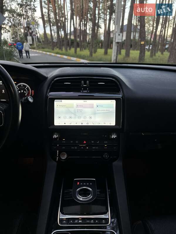 Позашляховик / Кросовер Jaguar F-Pace 2016 в Білогородці фото 31 Позашляховик / Кросовер Jaguar F-Pace 2016 в Білогородці