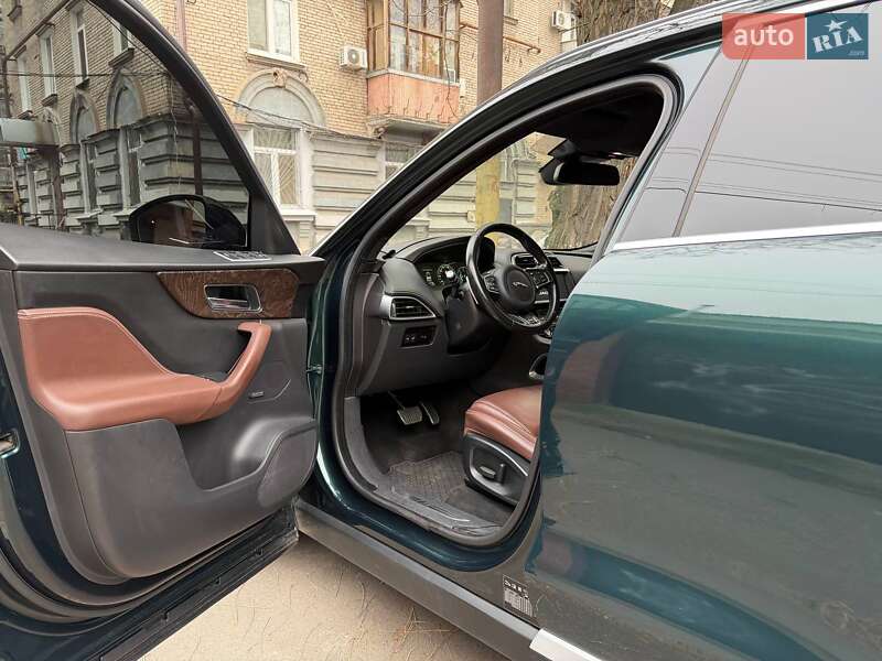 Позашляховик / Кросовер Jaguar F-Pace 2016 в Дніпрі
