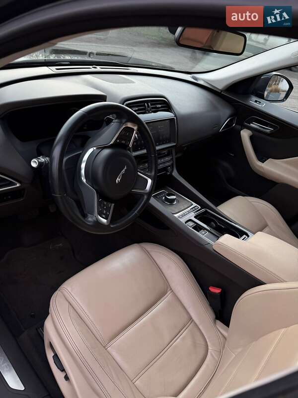 Позашляховик / Кросовер Jaguar F-Pace 2017 в Кривому Розі