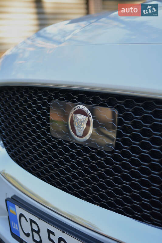 Внедорожник / Кроссовер Jaguar F-Pace 2016 в Чернигове