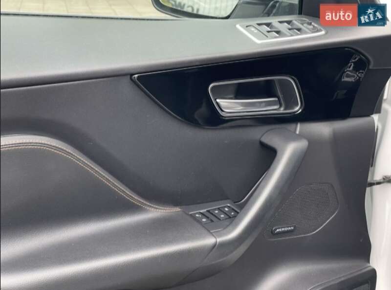 Внедорожник / Кроссовер Jaguar F-Pace 2019 в Киеве