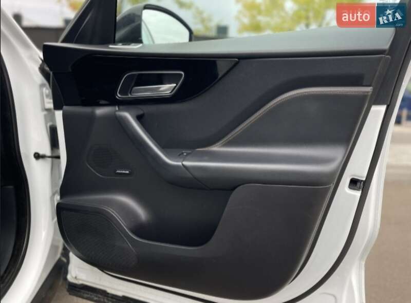 Внедорожник / Кроссовер Jaguar F-Pace 2019 в Киеве