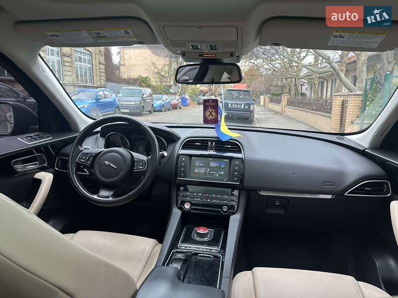 Внедорожник / Кроссовер Jaguar F-Pace 2017 в Киеве фото 12 Внедорожник / Кроссовер Jaguar F-Pace 2017 в Киеве