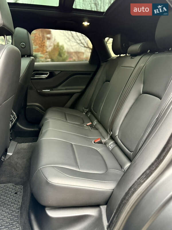 Внедорожник / Кроссовер Jaguar F-Pace 2016 в Киеве