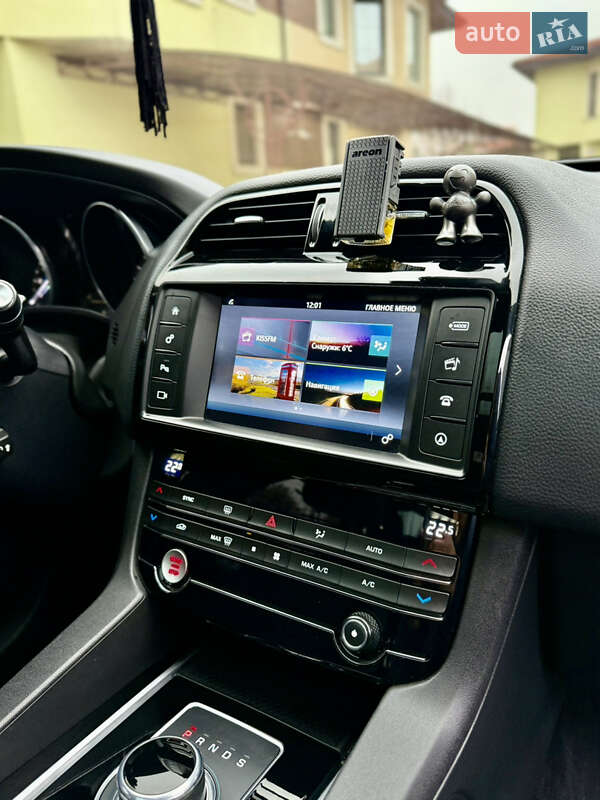 Внедорожник / Кроссовер Jaguar F-Pace 2016 в Киеве