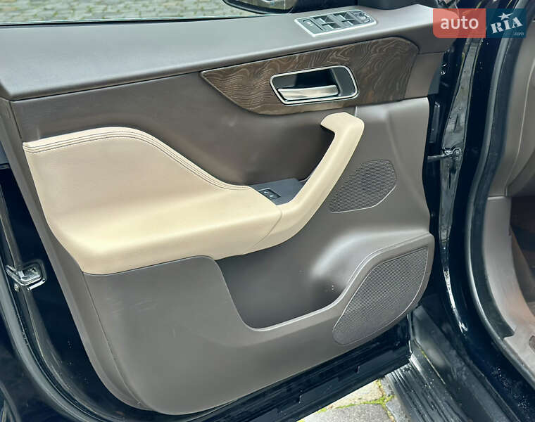 Внедорожник / Кроссовер Jaguar F-Pace 2020 в Киеве