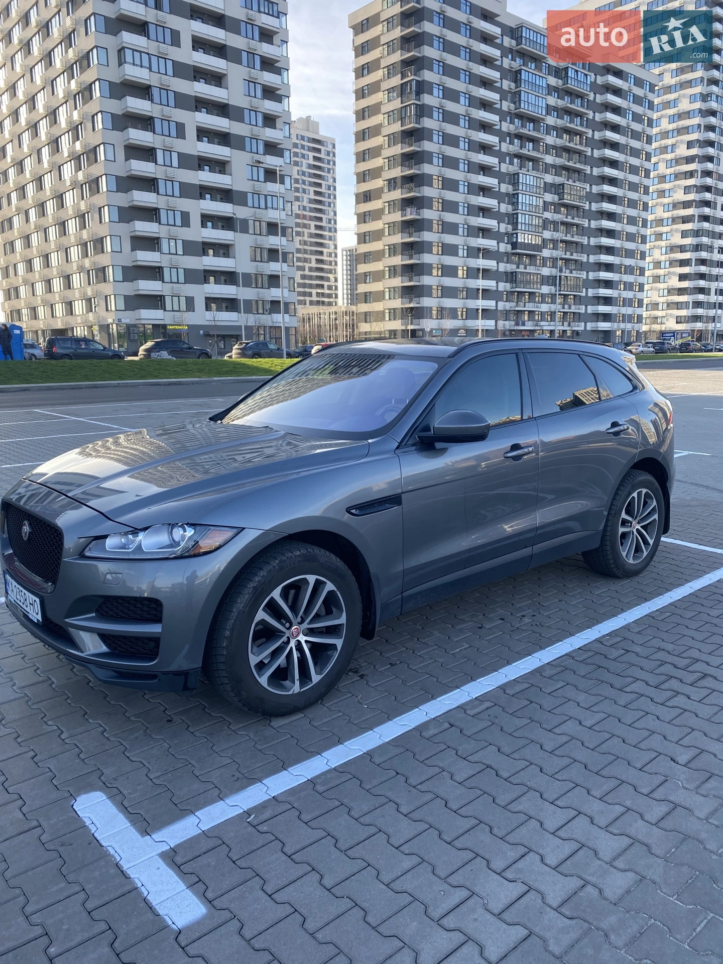 2016 Jaguar F-Pace - мініатюра 2