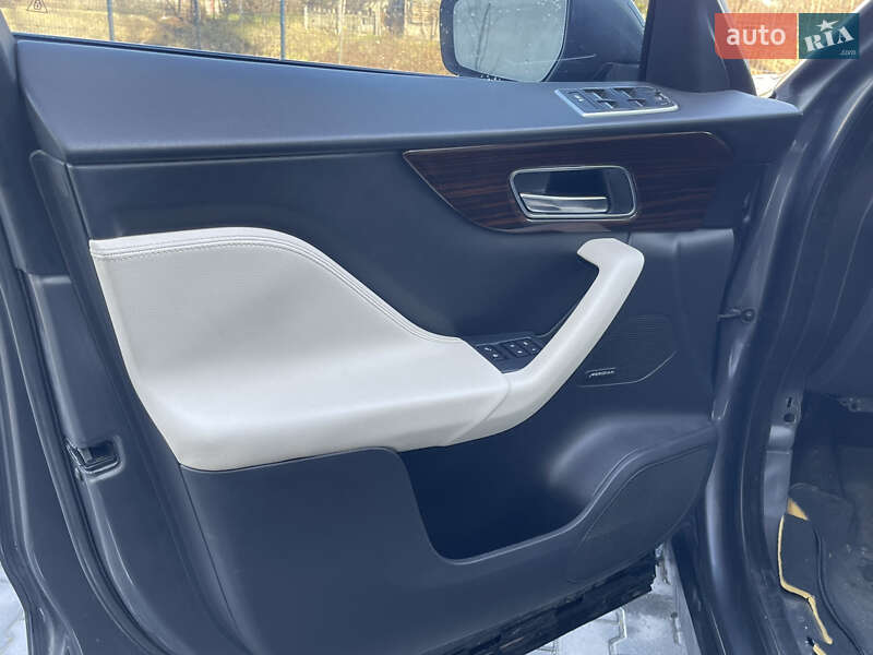 Внедорожник / Кроссовер Jaguar F-Pace 2017 в Львове фото 19 Внедорожник / Кроссовер Jaguar F-Pace 2017 в Львове