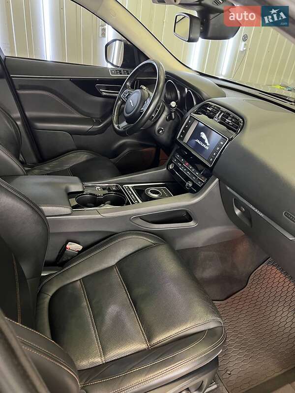 Внедорожник / Кроссовер Jaguar F-Pace 2017 в Кропивницком фото 9 Внедорожник / Кроссовер Jaguar F-Pace 2017 в Кропивницком
