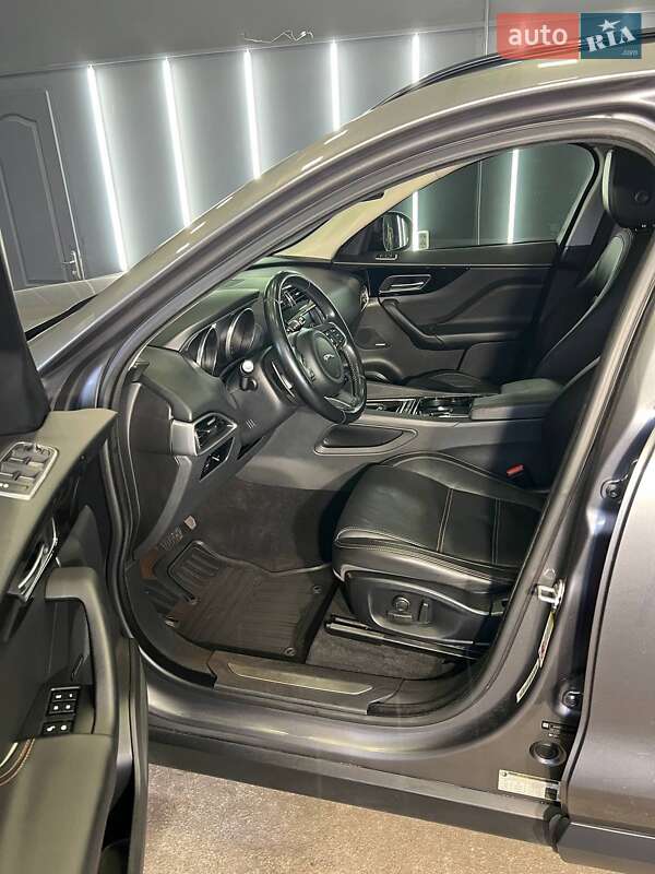 Внедорожник / Кроссовер Jaguar F-Pace 2017 в Кропивницком фото 14 Внедорожник / Кроссовер Jaguar F-Pace 2017 в Кропивницком