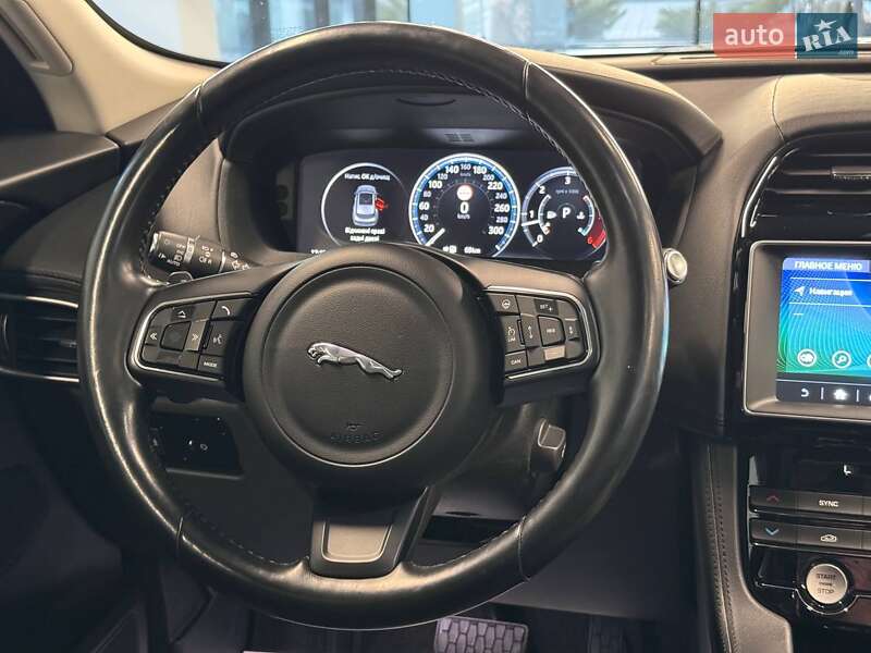 Внедорожник / Кроссовер Jaguar F-Pace 2017 в Львове фото 40 Внедорожник / Кроссовер Jaguar F-Pace 2017 в Львове